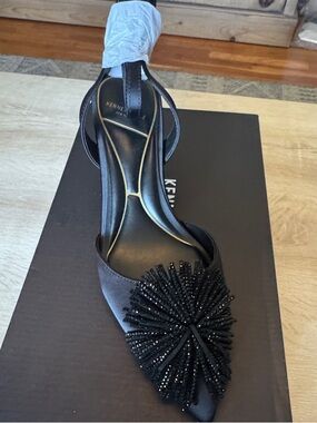 Kenneth Cole Black Pointed Toe Beaded D'Orsay Pump
